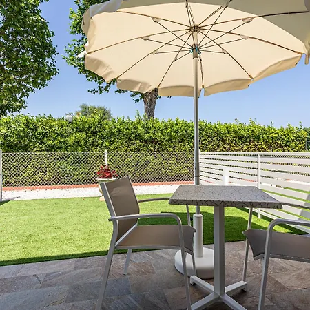 I Delfini - Natural 4*