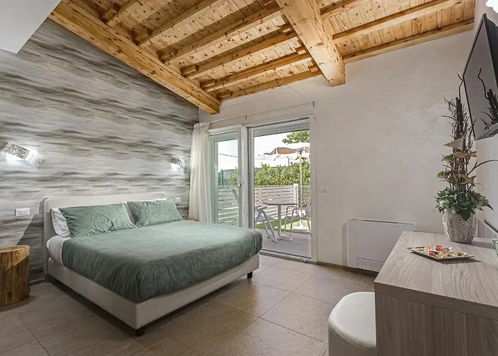 I Delfini - Natural Couette-café 4*