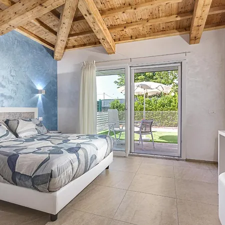 I Delfini - Natural 切塞纳蒂科