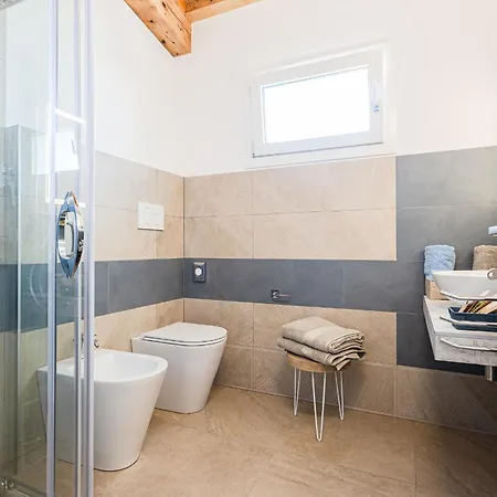 I Delfini - Natural 4*