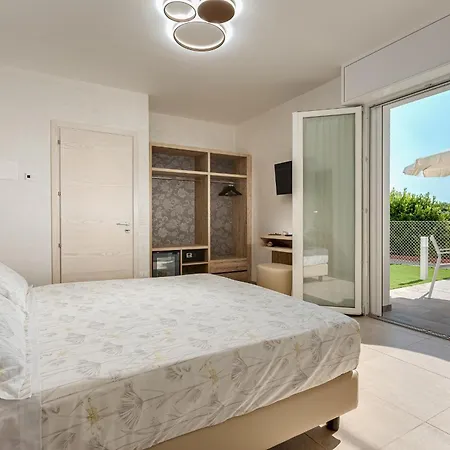 I Delfini - Natural 4*