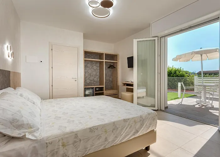 I Delfini - Natural 4*